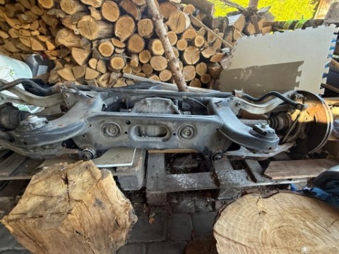 РАМА ПІДРАМНИК ЗАД MERCEDES C63 AMG W204 2011R 