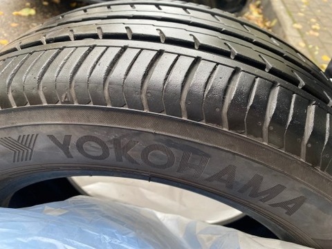 4 NEUMÁTICOS YOKOHAMA BLUEARTH ES32 215/55 R16 97 V XL  