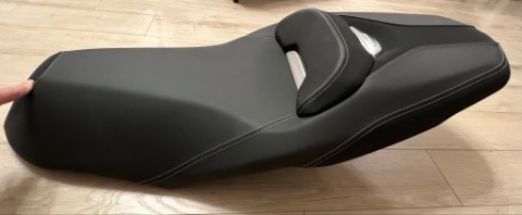 НИЗЬКА СИДІННЯ СИДІННЯ ДИВАН YAMAHA XMAX 125/300, 2023-2025 