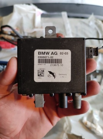 MÓDULO REFORZADOR DE ANTENA BMW E 45 6906071-02  