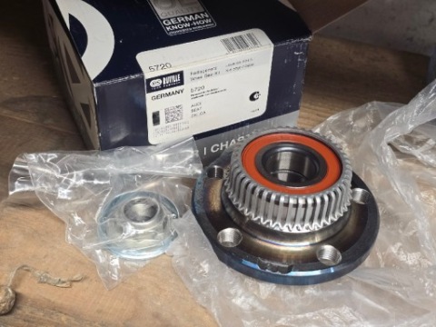 ПІДШИПНИК / СТУПИЦЕЮ КОЛЕСА ЗАД RUVILLE 5720 AUDI VW SKODA 