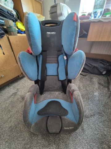 RECARO YOUNG SPORT 9-36 KG КРІСЛО АВТО СТАН ДУЖЕ ДОБРИЙ 