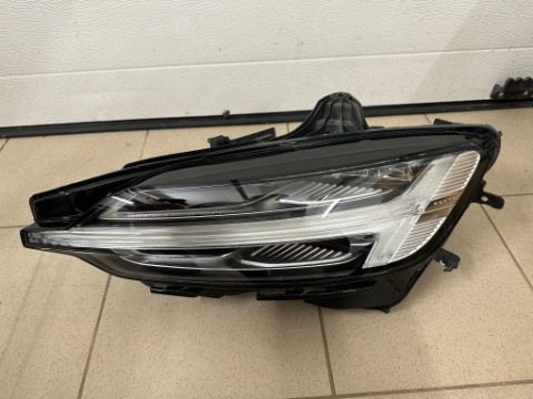 VOLVO V60 ЛІВА ФАРА ПЕРЕДНЯ 32338001 ПОВНИЙ LED (СВІТЛОДІОД) ACTIV HIGH BEAM СИСТЕМА 
