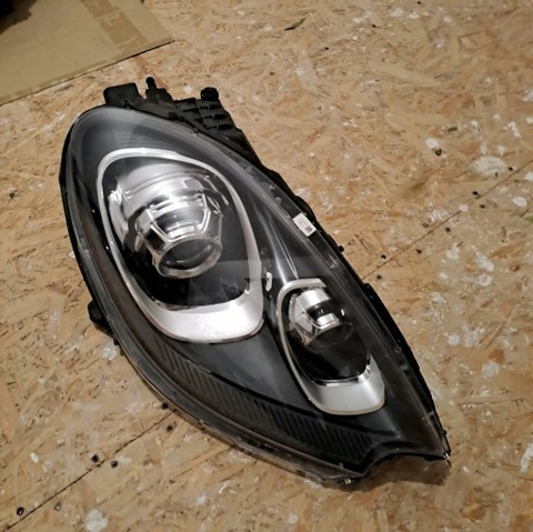 PORSCHE MACAN LAMP RIGHT 95B 941 032 CQ  