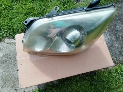 РЕШІТКИ ФАРИ ЛІВИЙ ПЕРІД AVENSIS T25 2003-2006 TOYOTA 