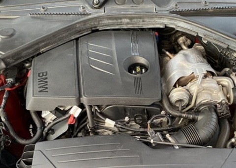 BMW F30 F31 F20 114I 116I 316I N13B16A ДВИГУН СТІЙКА ПОШКОДЖЕНИЙ 