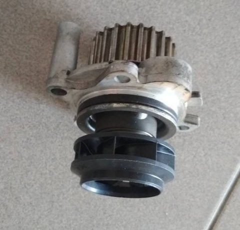 BOMBA DE AGUA CON VW AUDI 06A121031C 06A121019H- 30 TY  