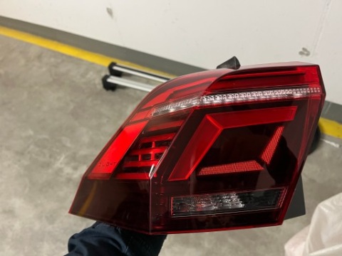 IQ LIGHT ЛІВА 5NA945207J 
