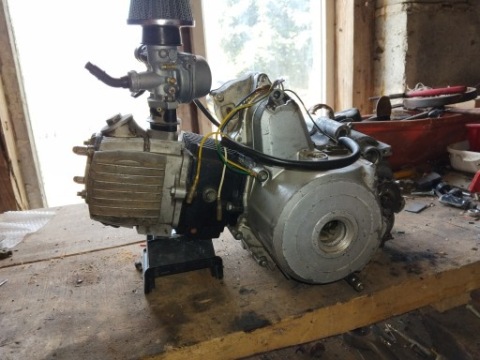 ДВИГУН 125CCM 4T ПЛЮС КОРОБКА 1+1 W GRATISIE 