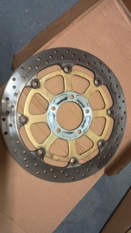 ДИСКОМ ТОРМОЗНОЙ ПЕРЕД SUZUKI GSX-R 750 K1 2000-2003 