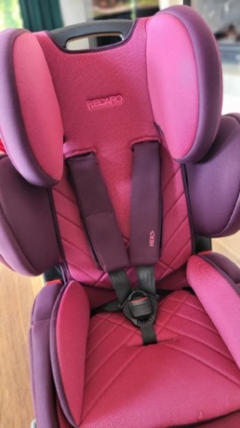 КРІСЛО RECARO YOUNG SPORT HERO (9-36 KG) 