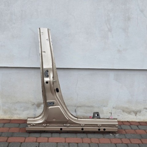 ПОРОГ ПРАВЫЙ СТОЛБИК TOYOTA AYGO X 614120H100 2022 - 2026 