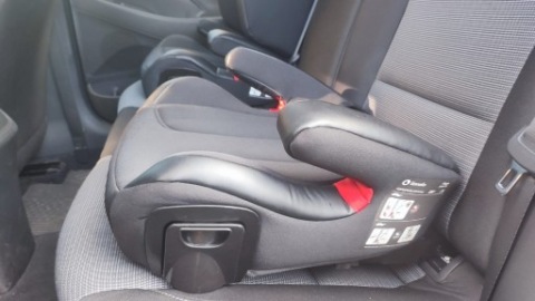 КРІСЛО АВТО LIONELO HUGO ISOFIX 15-36 KG ЧОРНИЙ 
