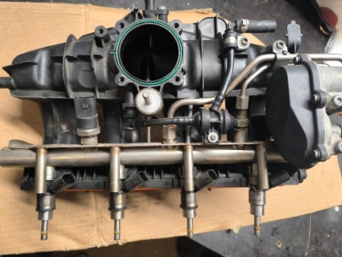 КОЛЕКТОР ВПУСКНИЙ AUDI A4 B7 2.0 TFSI 06F133201N 