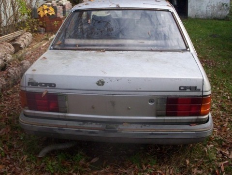 OPEL REKORD 2,0 GLS -89 PIEZAS DE REPUESTO CARROCERÍA  