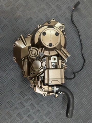 CRF1000 DCT КОВПАК КРИШКА АВТОМАТ 