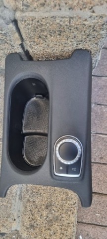 MERCEDES W176 ПАНЕЛЬ SROTKOWY NA КРУЖКА 