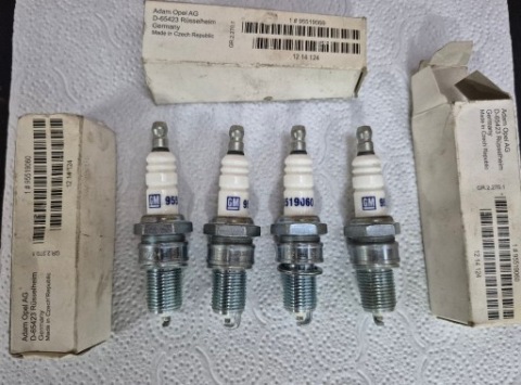 СВІЧКИ ЗАПАЛЕННЯ GM 95519060 . OPEL 1.4 , 1.6 КОМПЛЕКТ 