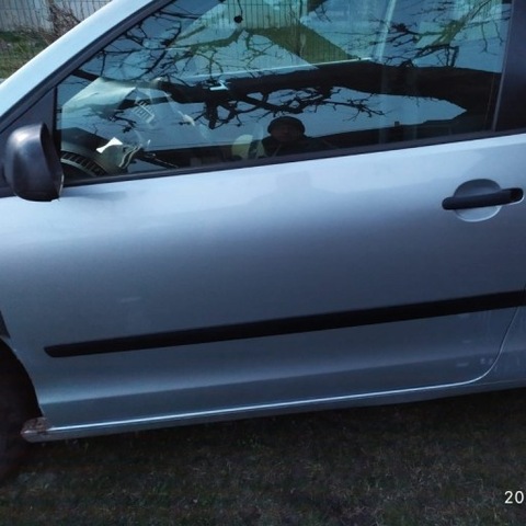 DOOR LEFT VW POLO 9N VERSION 3 DOOR .  