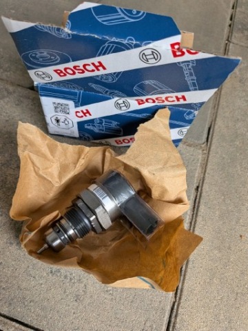 КЛАПАН РЕГУЛИРУЮЩИЙ ДАВЛЕНИЯ ТОПЛИВА BOSCH 0281002966 NOWY+PARAGON ACCORD 