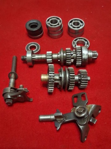 КОРОБКА ПЕРЕДАЧ DO WSK125 Z OKRESU PRL-U 