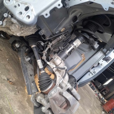 FLOOR OS VOLVO XC 40 II  HUB L/P  