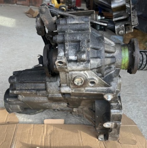 КОРОБКА ПЕРЕДАЧ VOLKSWAGEN GOLF 4 1.4 16V 2003R. 5ПЕРЕДАЧ 