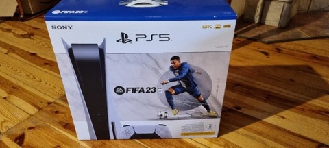 Sony PS5 z napędem. Gra roku FIFA2023