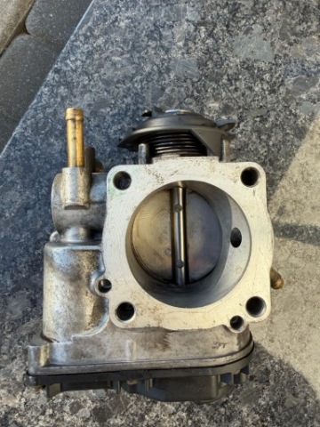 ОРИГІНАЛ ДРОСЕЛЬНА ЗАСЛІНКА VDO AUDI A3 8L GOLF IV 1.8 20V 1.6 8V 06A133064J 