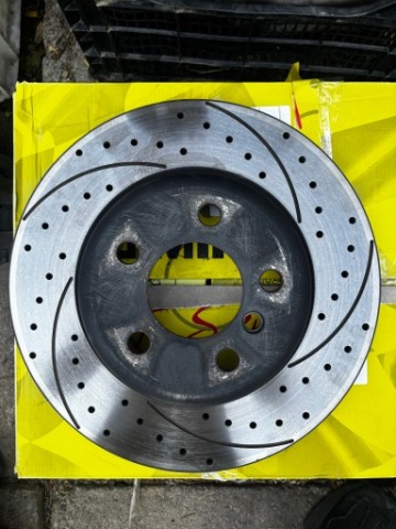 ДИСКИ ГАЛЬМІВНЕ MIKODA BMW F10 F11 + СКОБИ Z KLOCKAMI 