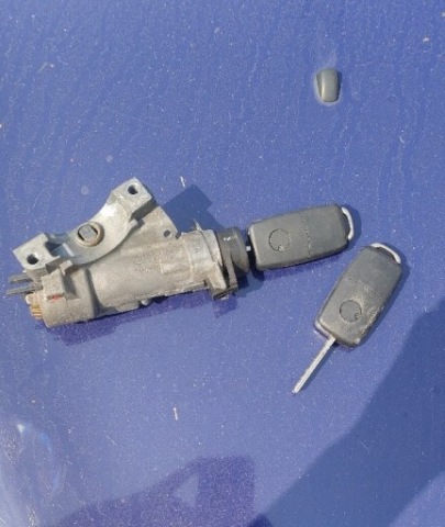 ЗАМОК ЗАПАЛЕННЯ VW 2 КЛЮЧІ 4B0905851C 