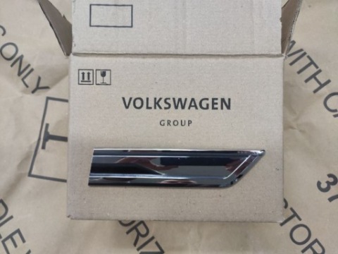 ЕМБЛЕМА КРИЛА TOUAREG 3 17- 760853689F ЛІВИЙ 760853689G 