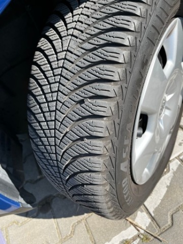 Goodyear Vector4season Gen2 195/60/15