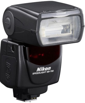 Reporterska lampa błyskowa Nikon SB-700