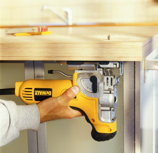 Wyrzynarka DeWalt DW333KT