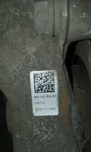 ZWROTNICA WAHACZ PRAWY TYŁ A4 B8 8K0505432AP