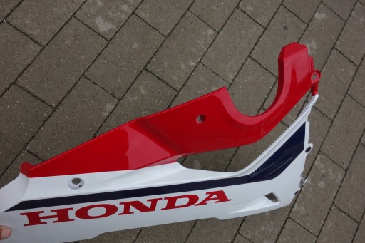 крышка обтекателя плуга honda cbr 1000 RR SC77