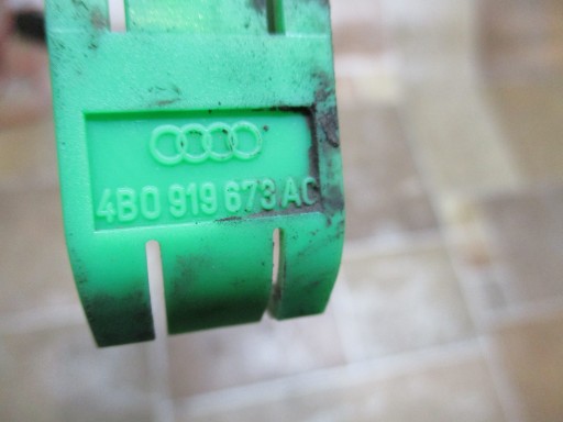 ДАТЧИК УРОВНЯ ТОПЛИВА AUDI A6 C5 2.5TDI 1.9TDI