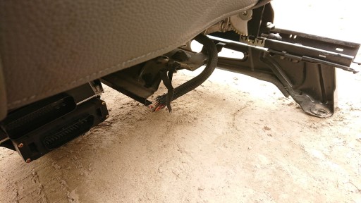 ПЕРЕДНИЕ СИДЕНИЯ VW TOUAREG, ЧЕРНАЯ КОЖА