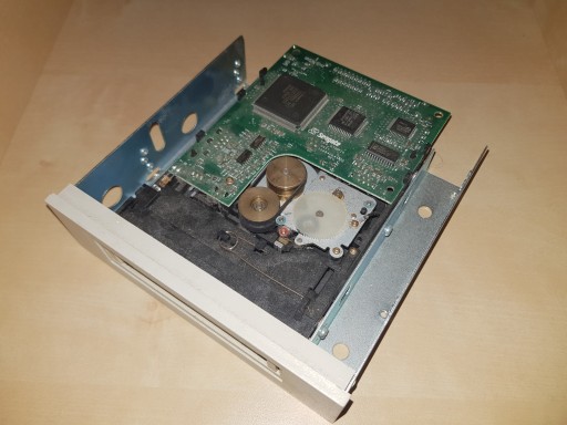 SEAGATE HORNET STT28000N
