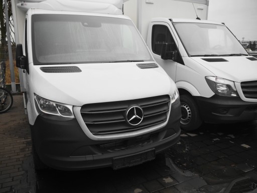 Решетка радиатора ГРИЛЬ Mercedes Sprinter W907 2018+