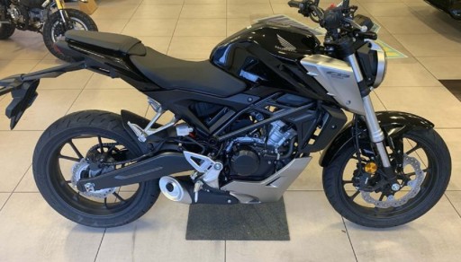 Honda CB 125 R 18r osłona chłodnicy lewa oryginał