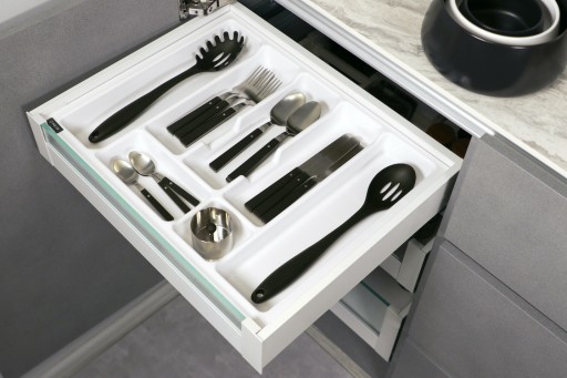 ВСТАВКА ДЛЯ СТОЛОВЫХ ПРИБОРОВ В ЯЩИК ОРГАНАЙЗЕРА BLUM UNI 40
