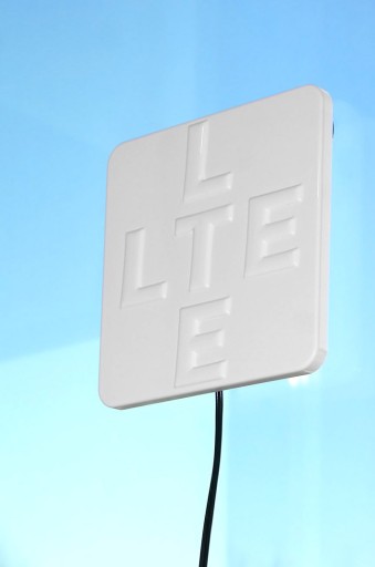 Антенна LTE 3g MAXI CROSS 2м для стекла и стены