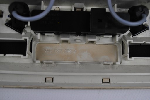 Лампа потолка VW Touareg 7P6947134A