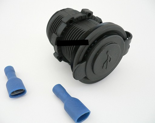 ПОДАРОК# Автомобильное зарядное устройство 2x USB 5В 3.1А Герметичная розетка 12В 24В