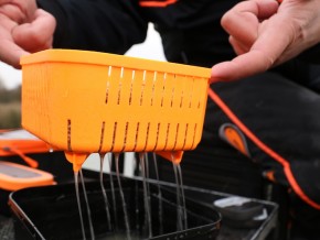 Guru Bait Strainer Коробка для наживки на 3 пинты
