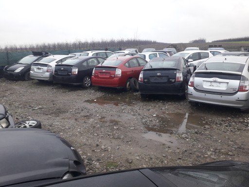 Toyota Prius III wygłuszenie plastik błotnika lewe