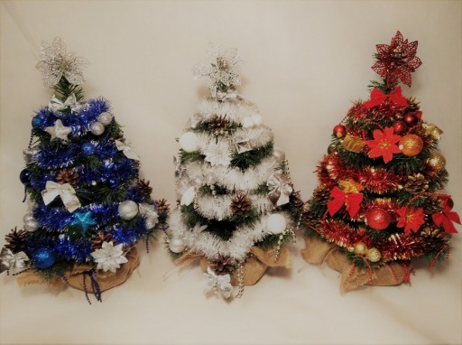 STOŻEK choinka z dekoracją LED z ORGANZĄ 130 cm