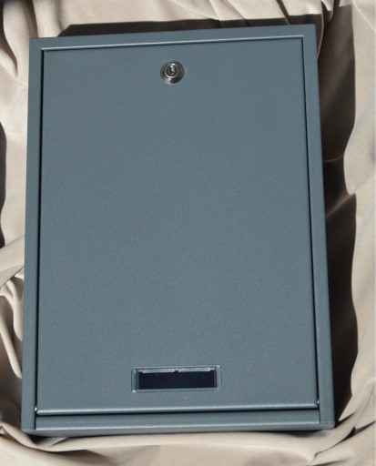 Skrzynka listy panel drzwi kolor antracyt RAL 7016